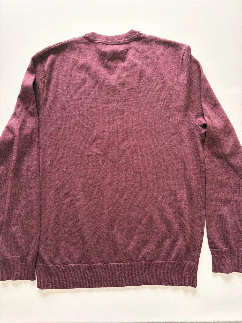 Banana Republic Men’s 100% Merino Wool Argyle V-Neck Sweater Burgundy M